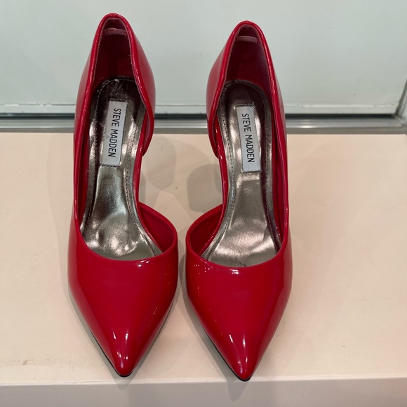 Steve Madden Red Patent Leather Pumps size 8.5 - Picture 2 of 6